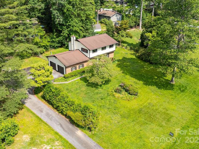 68 Wilkie Way, Fletcher, NC 28732.  MLS# CAR4232148, YatesRealty ID 28215. 