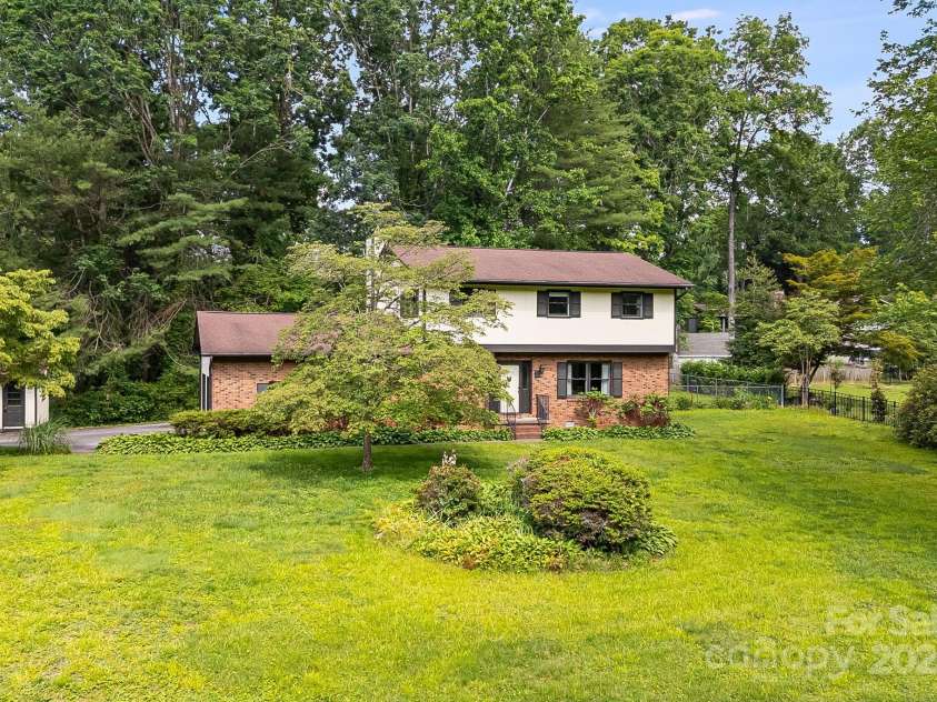 68 Wilkie Way, Fletcher, NC 28732.  MLS# CAR4232148, YatesRealty ID 28215. 