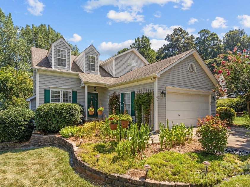 165 Walnut Avenue, Mount Holly, NC 28120.  MLS# CAR4285019, YatesRealty ID 28216. 