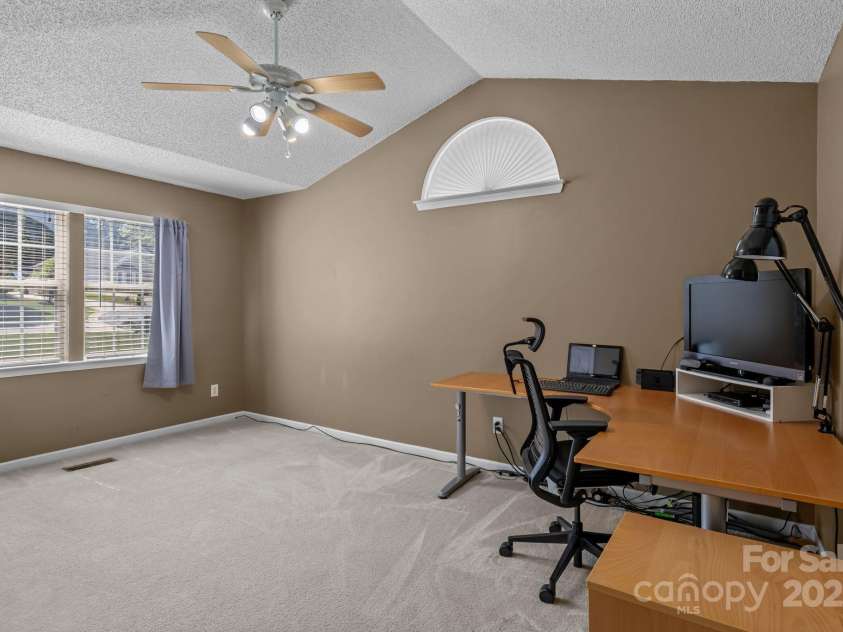 165 Walnut Avenue, Mount Holly, NC 28120.  MLS# CAR4285019, YatesRealty ID 28216. 