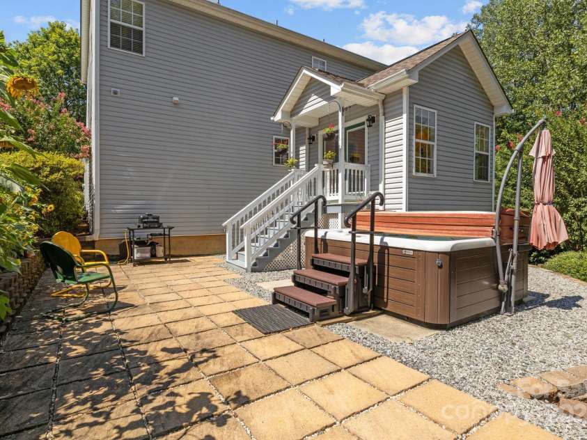 165 Walnut Avenue, Mount Holly, NC 28120.  MLS# CAR4285019, YatesRealty ID 28216. 