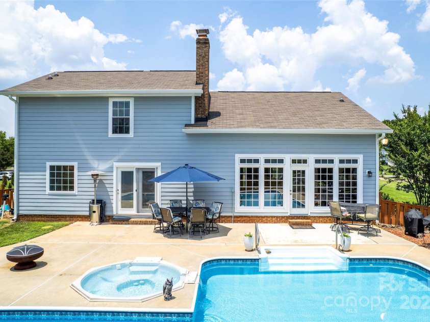 13733 Castleford Drive, Mint Hill, NC 28227.  MLS# CAR4275133, YatesRealty ID 28218. 
