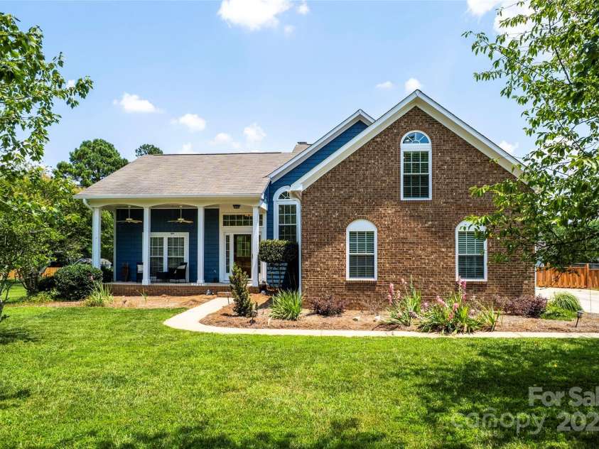 13733 Castleford Drive, Mint Hill, NC 28227.  MLS# CAR4275133, YatesRealty ID 28218. 