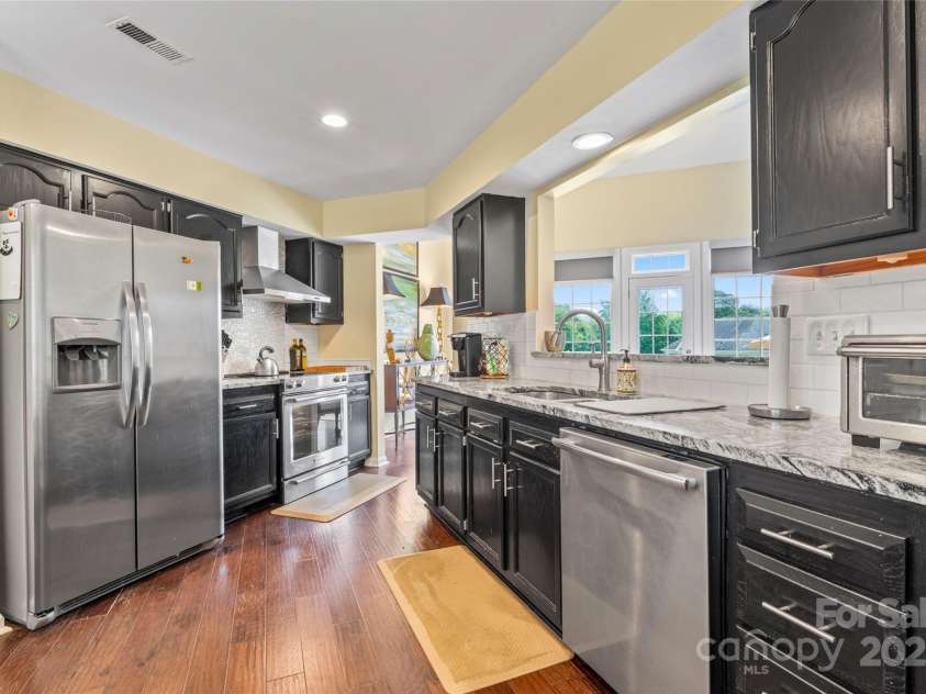 13733 Castleford Drive, Mint Hill, NC 28227.  MLS# CAR4275133, YatesRealty ID 28218. 