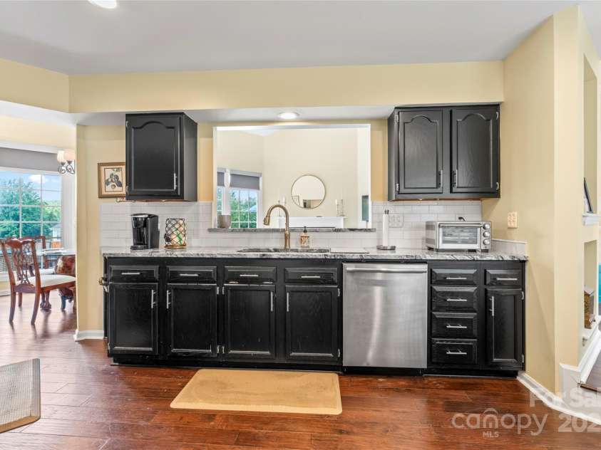 13733 Castleford Drive, Mint Hill, NC 28227.  MLS# CAR4275133, YatesRealty ID 28218. 