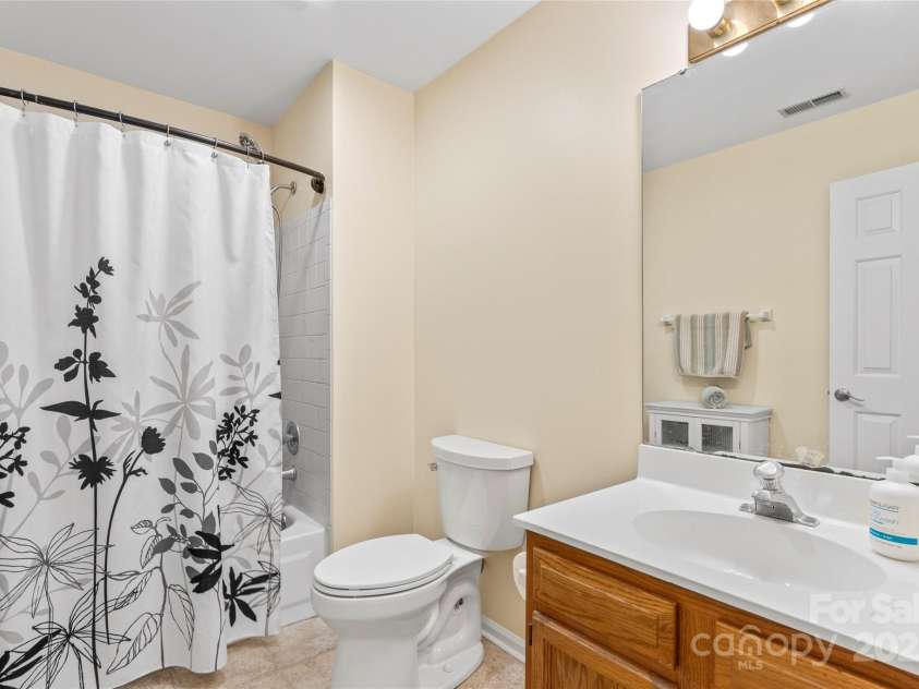 13733 Castleford Drive, Mint Hill, NC 28227.  MLS# CAR4275133, YatesRealty ID 28218. 