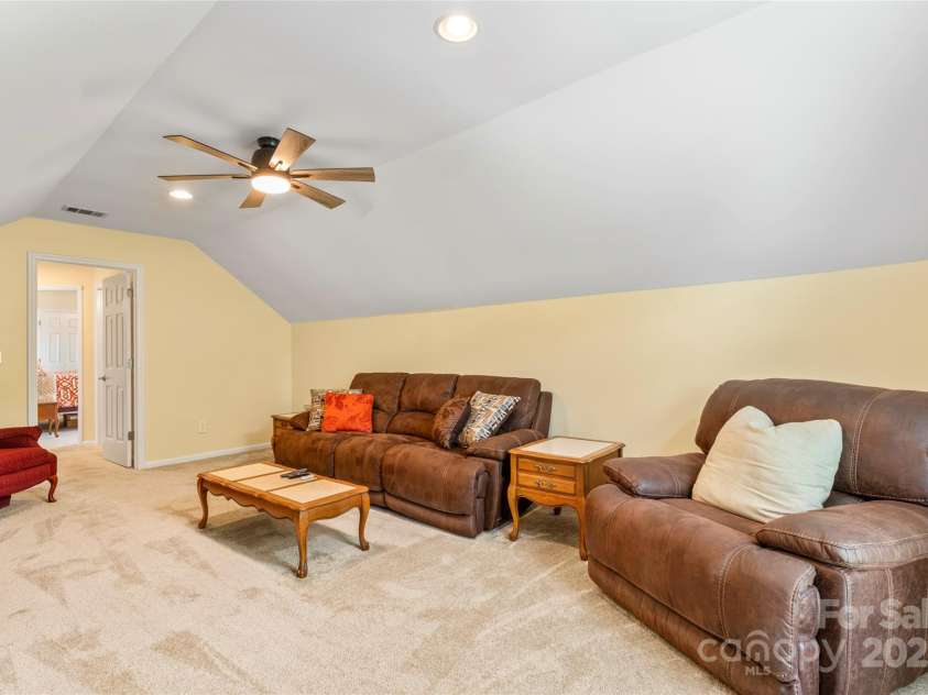 13733 Castleford Drive, Mint Hill, NC 28227.  MLS# CAR4275133, YatesRealty ID 28218. 