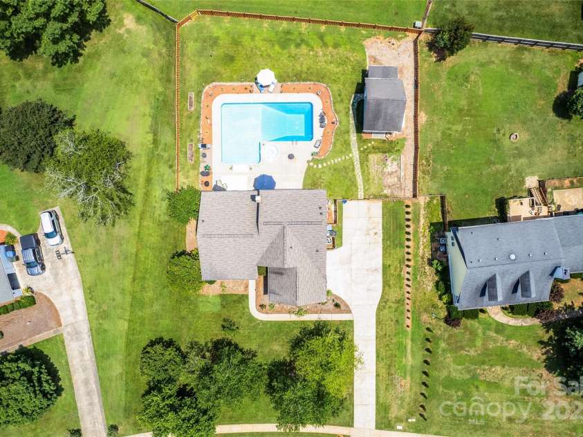 13733 Castleford Drive, Mint Hill, NC 28227.  MLS# CAR4275133, YatesRealty ID 28218. 