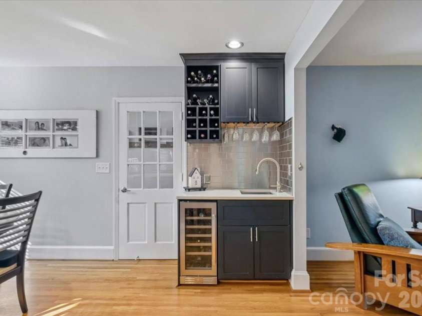 409 Whitestone Road, Charlotte, NC 28270.  MLS# CAR4383558, YatesRealty ID 28218. Bar Area