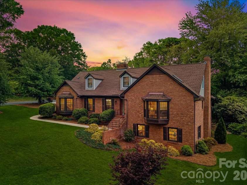 409 Whitestone Road, Charlotte, NC 28270.  MLS# CAR4383558, YatesRealty ID 28218. So gorgeous