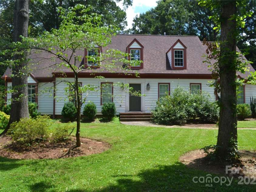 2501 Handley Place, Charlotte, NC 28226.  MLS# CAR4272353, YatesRealty ID 28219. 