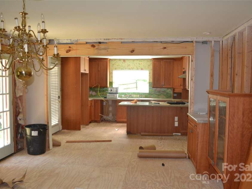 2501 Handley Place, Charlotte, NC 28226.  MLS# CAR4272353, YatesRealty ID 28219. 