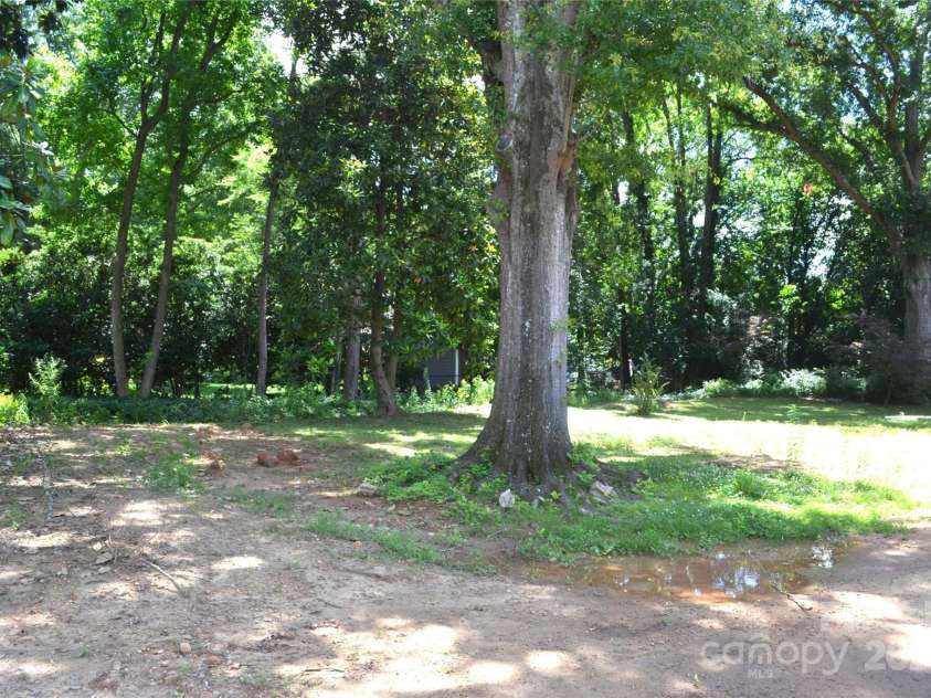 2501 Handley Place, Charlotte, NC 28226.  MLS# CAR4272353, YatesRealty ID 28219. 