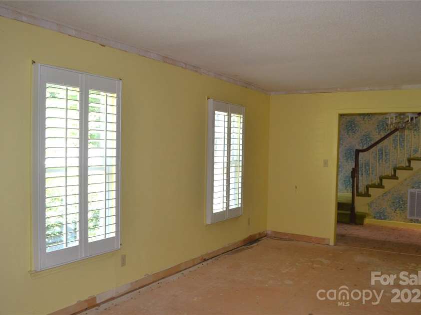 2501 Handley Place, Charlotte, NC 28226.  MLS# CAR4272353, YatesRealty ID 28219. 