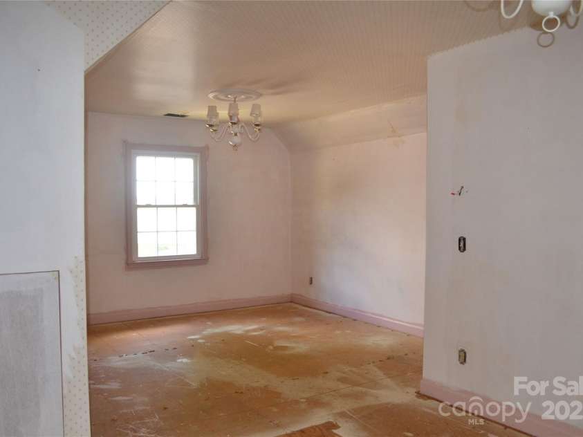 2501 Handley Place, Charlotte, NC 28226.  MLS# CAR4272353, YatesRealty ID 28219. 