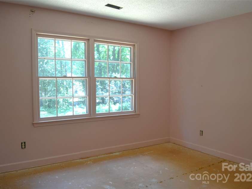 2501 Handley Place, Charlotte, NC 28226.  MLS# CAR4272353, YatesRealty ID 28219. 