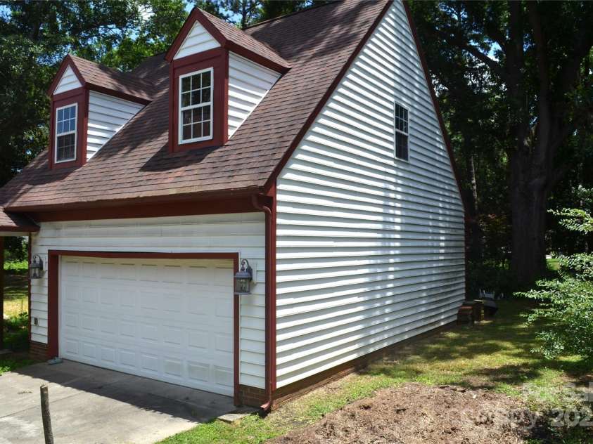 2501 Handley Place, Charlotte, NC 28226.  MLS# CAR4272353, YatesRealty ID 28219. 