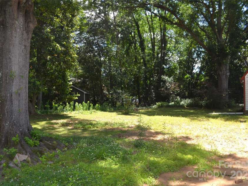 2501 Handley Place, Charlotte, NC 28226.  MLS# CAR4272353, YatesRealty ID 28219. 