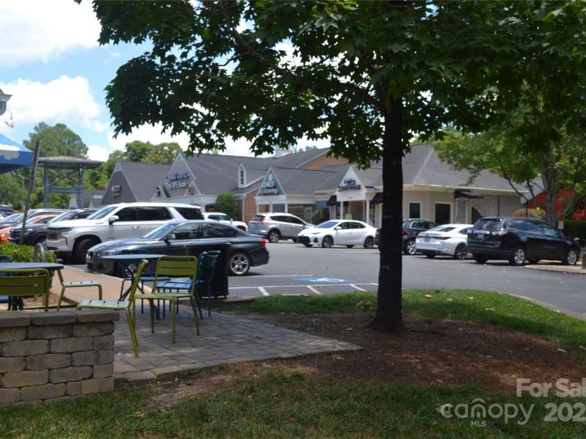 2501 Handley Place, Charlotte, NC 28226.  MLS# CAR4272353, YatesRealty ID 28219. 