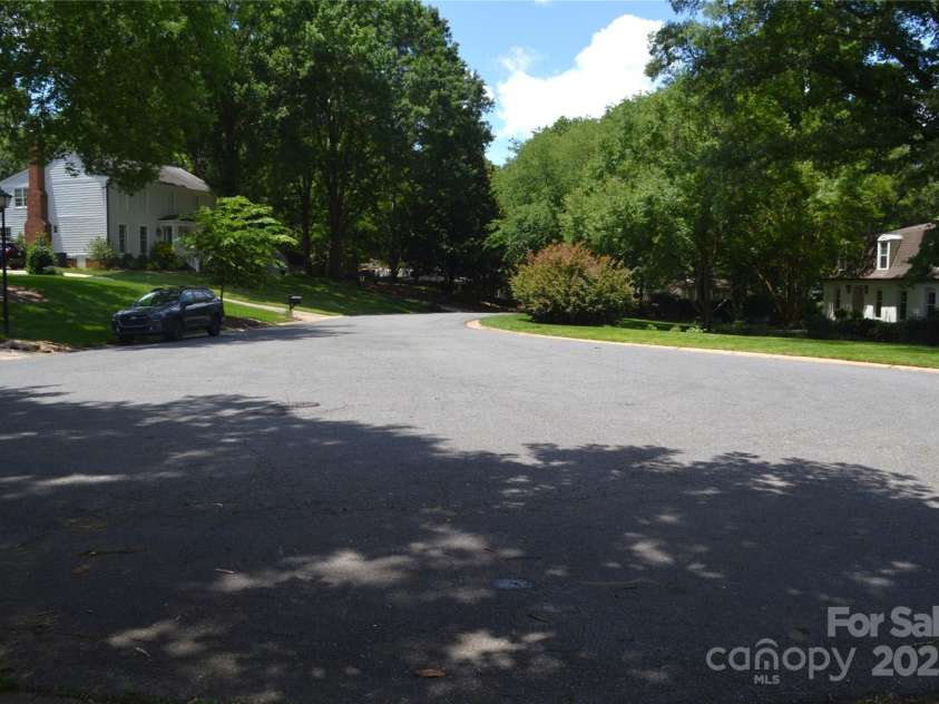 2501 Handley Place, Charlotte, NC 28226.  MLS# CAR4272353, YatesRealty ID 28219. 