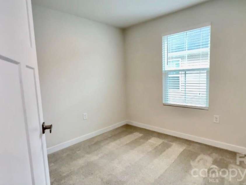 5513 Hughesdale Drive, Charlotte, NC 28215.  MLS# CAR4383435, YatesRealty ID 28219. 
