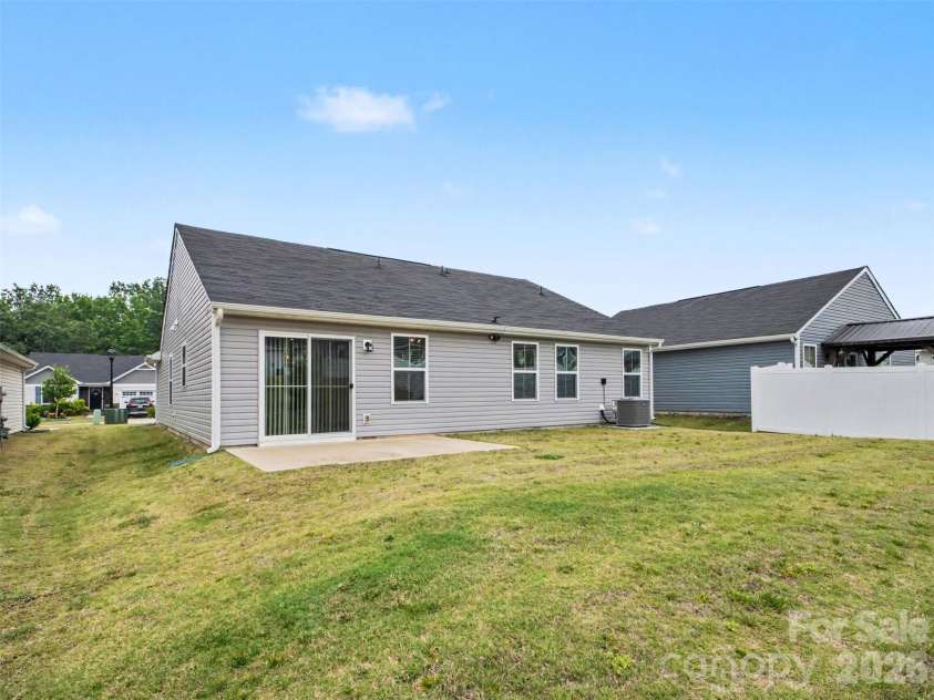5513 Hughesdale Drive, Charlotte, NC 28215.  MLS# CAR4383435, YatesRealty ID 28219. 