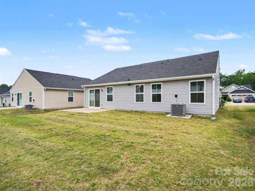 5513 Hughesdale Drive, Charlotte, NC 28215.  MLS# CAR4383435, YatesRealty ID 28219. 