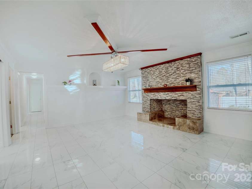 152 Woodlynn Drive, Charlotte, NC 28214.  MLS# CAR4207803, YatesRealty ID 2822. 