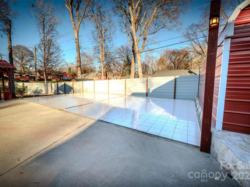 152 Woodlynn Drive, Charlotte, NC 28214.  MLS# CAR4207803, YatesRealty ID 2822. Fenced backyard
