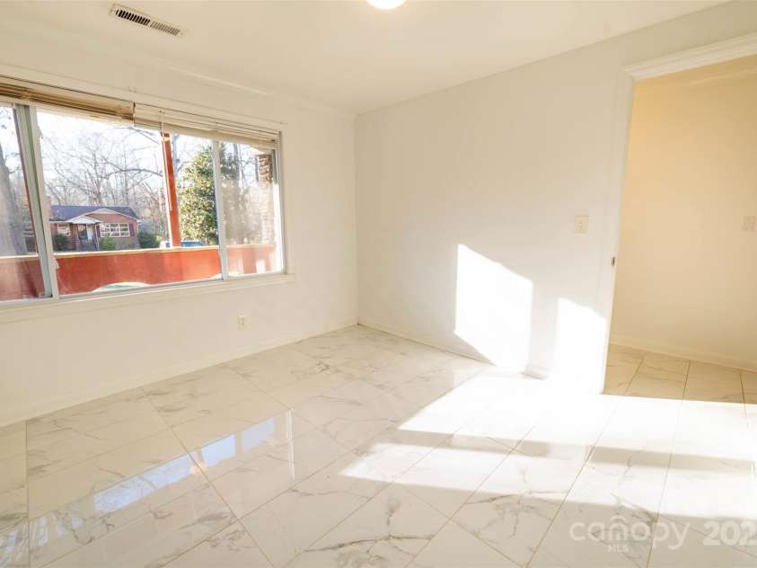 152 Woodlynn Drive, Charlotte, NC 28214.  MLS# CAR4207803, YatesRealty ID 2822. Office