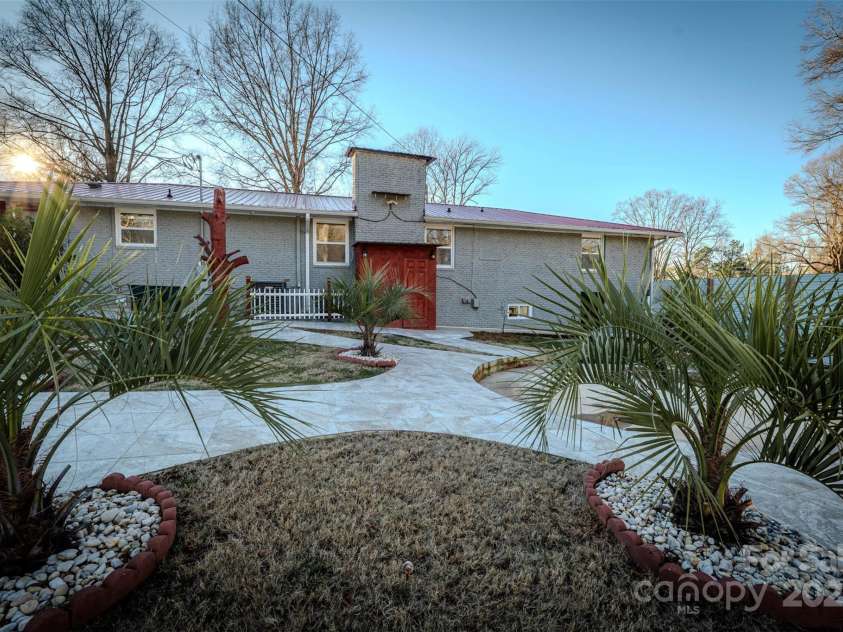 152 Woodlynn Drive, Charlotte, NC 28214.  MLS# CAR4207803, YatesRealty ID 2822. Patio view