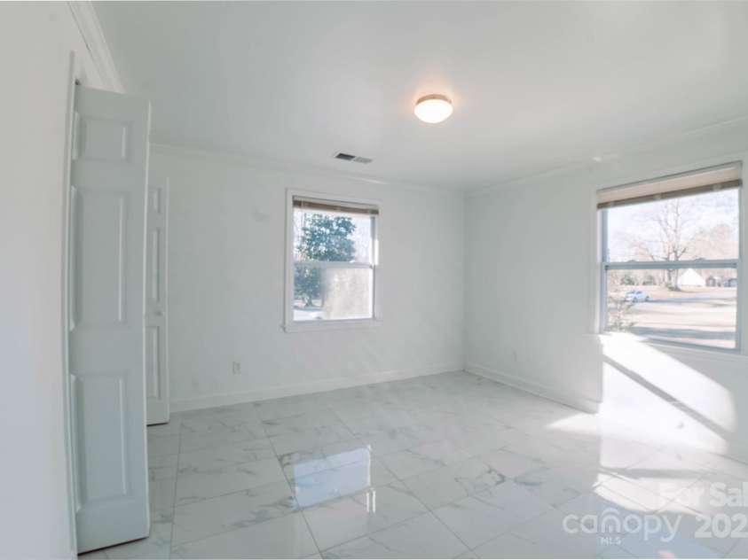 152 Woodlynn Drive, Charlotte, NC 28214.  MLS# CAR4207803, YatesRealty ID 2822. Third bedroom