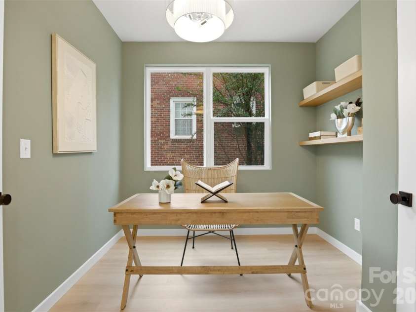 2822 Dogwood Avenue, Charlotte, NC 28206.  MLS# CAR4371186, YatesRealty ID 28220. 