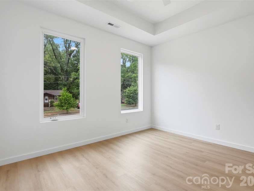 2822 Dogwood Avenue, Charlotte, NC 28206.  MLS# CAR4371186, YatesRealty ID 28220. 