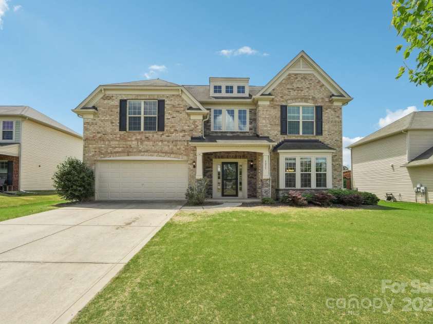 5037 Nighthawk Drive, Fort Mill, SC 29707.  MLS# CAR4246816, YatesRealty ID 28220. 