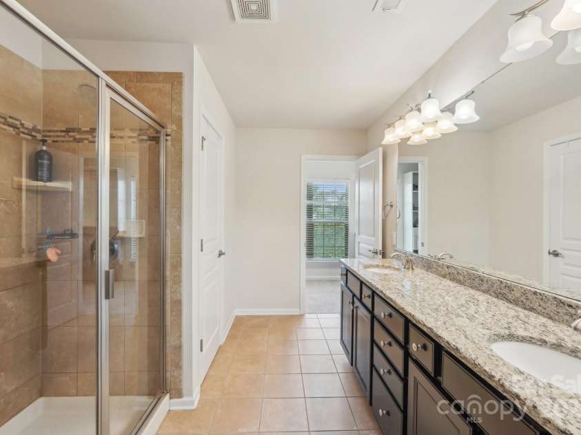 5037 Nighthawk Drive, Fort Mill, SC 29707.  MLS# CAR4246816, YatesRealty ID 28220. 