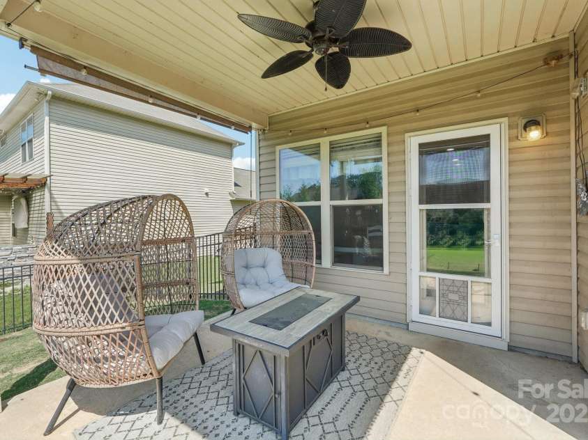 5037 Nighthawk Drive, Fort Mill, SC 29707.  MLS# CAR4246816, YatesRealty ID 28220. 