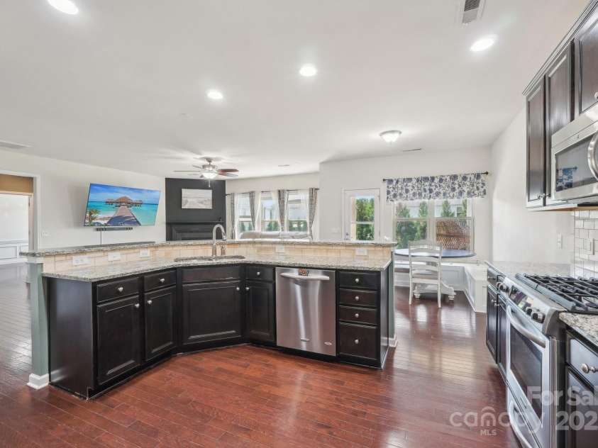 5037 Nighthawk Drive, Fort Mill, SC 29707.  MLS# CAR4246816, YatesRealty ID 28220. 