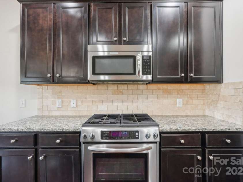 5037 Nighthawk Drive, Fort Mill, SC 29707.  MLS# CAR4246816, YatesRealty ID 28220. 