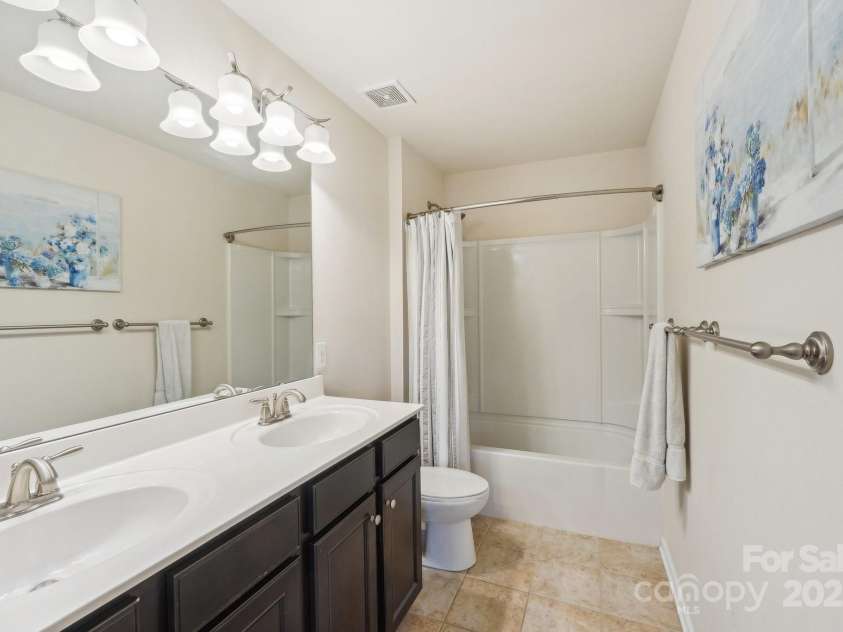 5037 Nighthawk Drive, Fort Mill, SC 29707.  MLS# CAR4246816, YatesRealty ID 28220. 