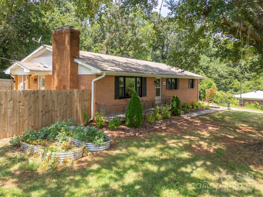 444 Edwards Street, Rutherfordton, NC 28139.  MLS# CAR4281656, YatesRealty ID 28221. 
