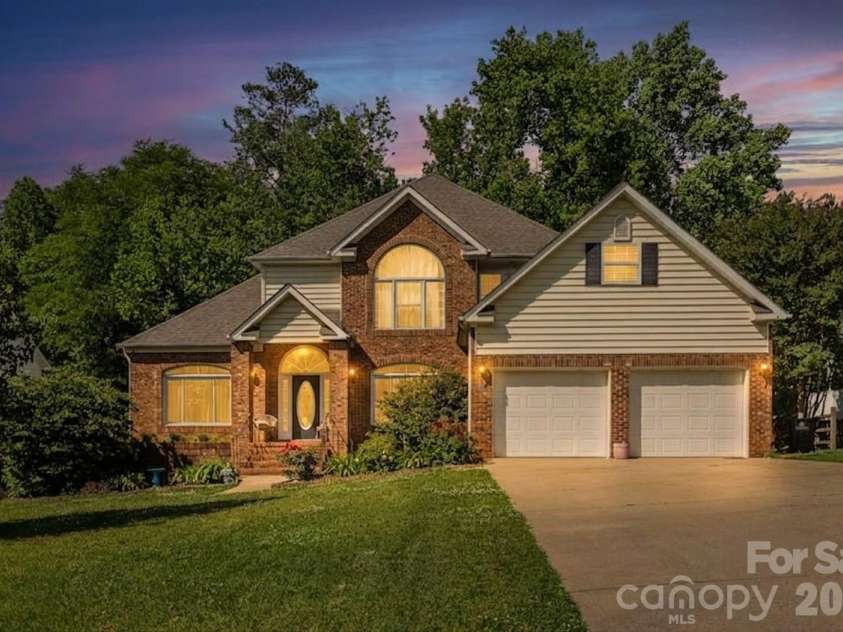 4650 Cascade Avenue, Rock Hill, SC 29732.  MLS# CAR4386750, YatesRealty ID 28221. 