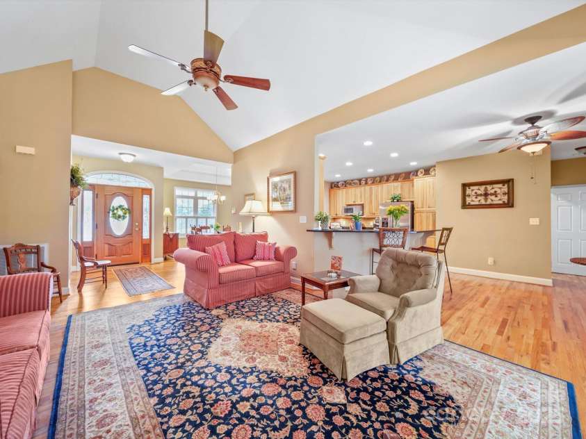 208 Catawba Crest Lane, Clover, SC 29710.  MLS# CAR4284413, YatesRealty ID 28223. 