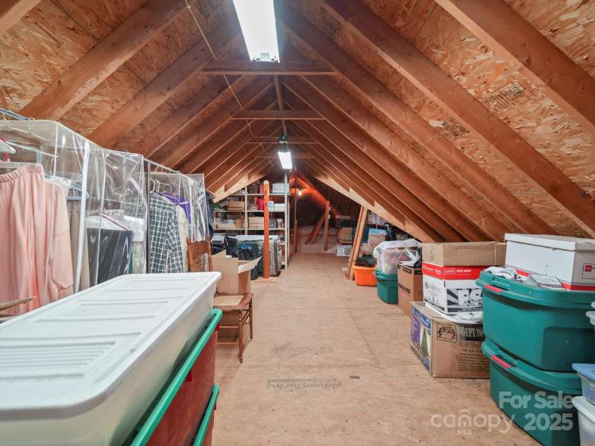 208 Catawba Crest Lane, Clover, SC 29710.  MLS# CAR4284413, YatesRealty ID 28223. 