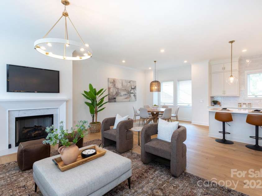 4203 Walker Road, Charlotte, NC 28211.  MLS# CAR4268091, YatesRealty ID 28224. 
