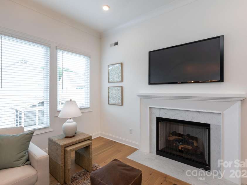4203 Walker Road, Charlotte, NC 28211.  MLS# CAR4268091, YatesRealty ID 28224. 