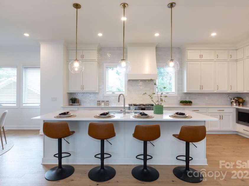 4203 Walker Road, Charlotte, NC 28211.  MLS# CAR4268091, YatesRealty ID 28224. 
