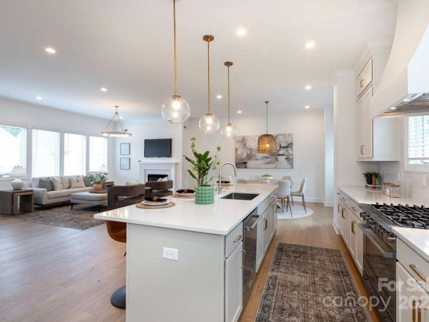 4203 Walker Road, Charlotte, NC 28211.  MLS# CAR4268091, YatesRealty ID 28224. 