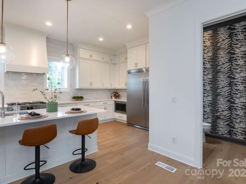 4203 Walker Road, Charlotte, NC 28211.  MLS# CAR4268091, YatesRealty ID 28224. 