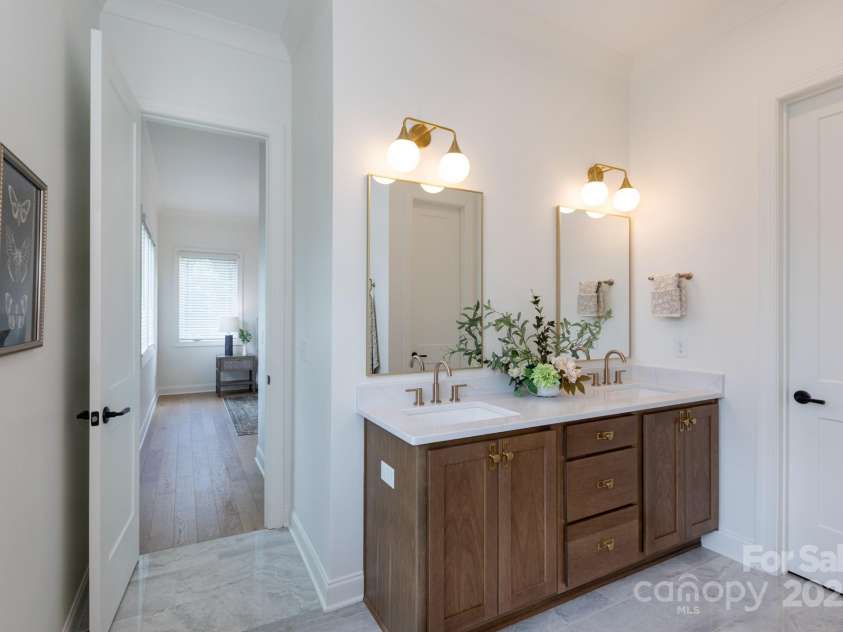 4203 Walker Road, Charlotte, NC 28211.  MLS# CAR4268091, YatesRealty ID 28224. 